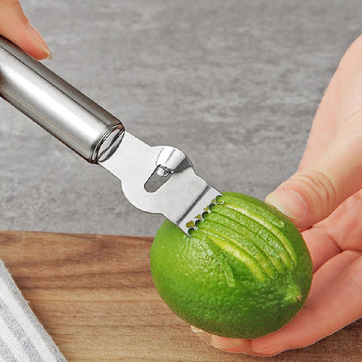Zilverkleurige citroenschiller - Peeler Channel Knife recensie en prijs